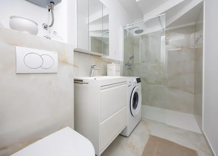 Апартаменты 2 Bedroom Stunning In