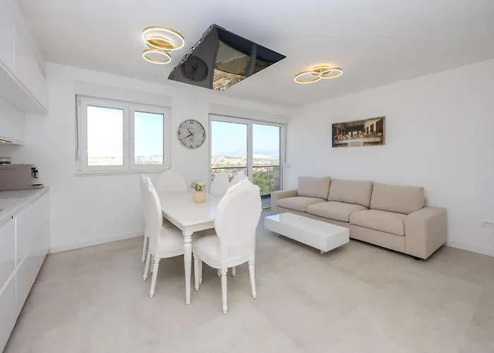 2 Bedroom Stunning In