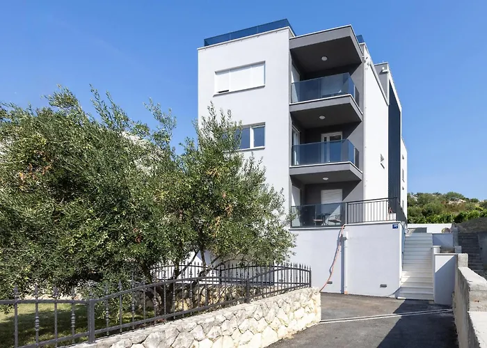 Апартаменты 2 Bedroom Stunning In *