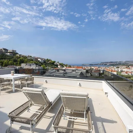 Gorgeous In With House Sea View Appartamento Spalato