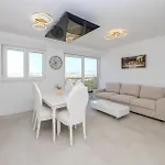 Stunning Apartment In Split With House Sea View