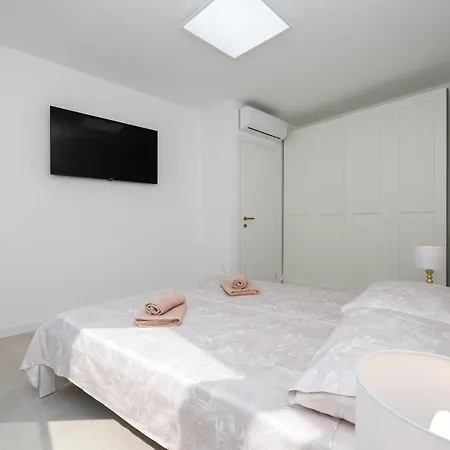 2 Bedroom Stunning In Appartement