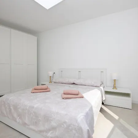 Gorgeous Apartment In Split With House Sea View *