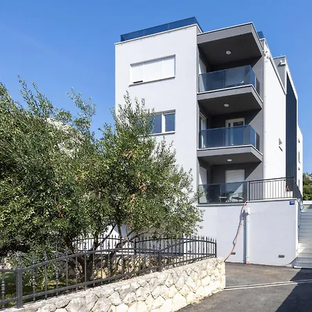 Daire Stunning Apartment In Split With House Sea View *